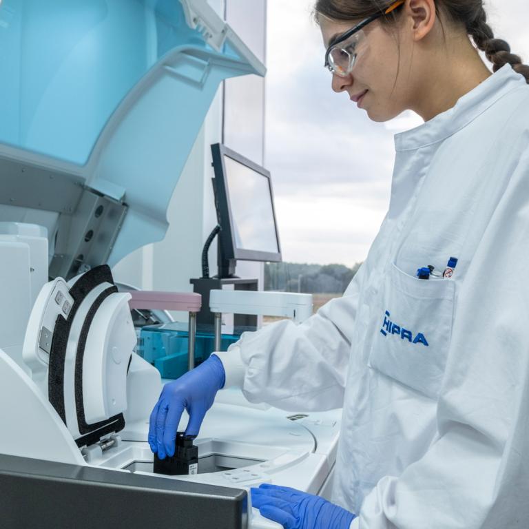 Laboratory technician of R&amp;D_HIPRA